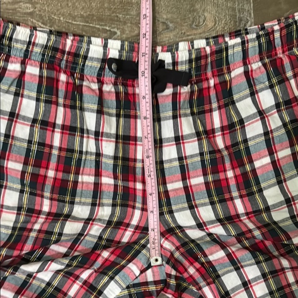 Victoria's Secret Red and Black Pajama Set for Cozy Nights - Picture 7 of 8